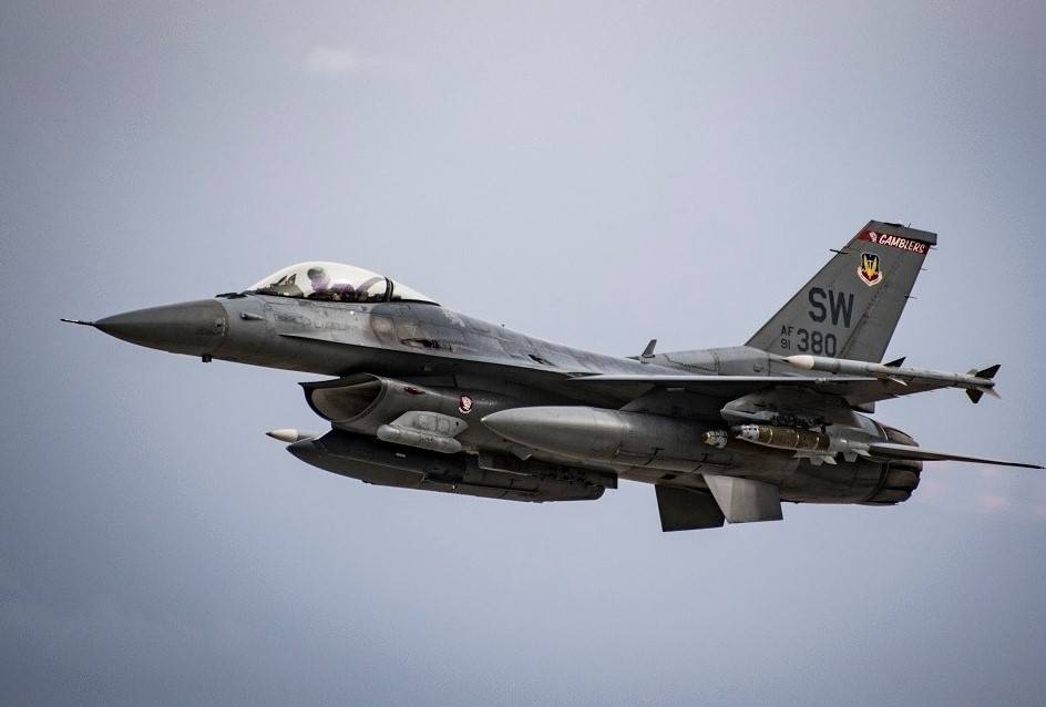 F-16 ВВС Венесуэлы станут мишенями для МиГов и Су, когда их отдадут России