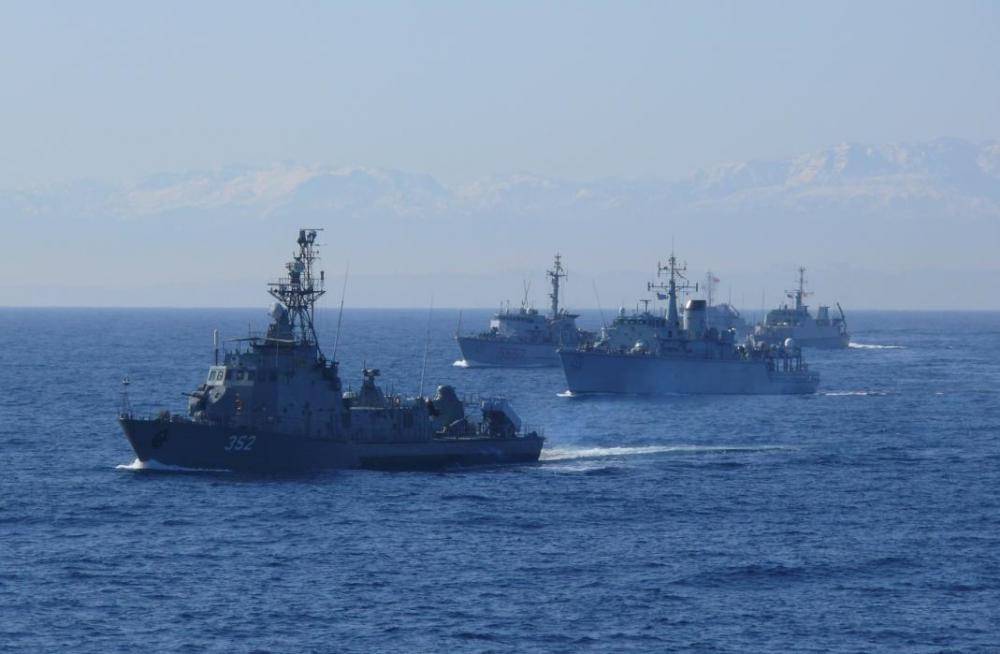 В Черном море появилась группировка кораблей НАТО