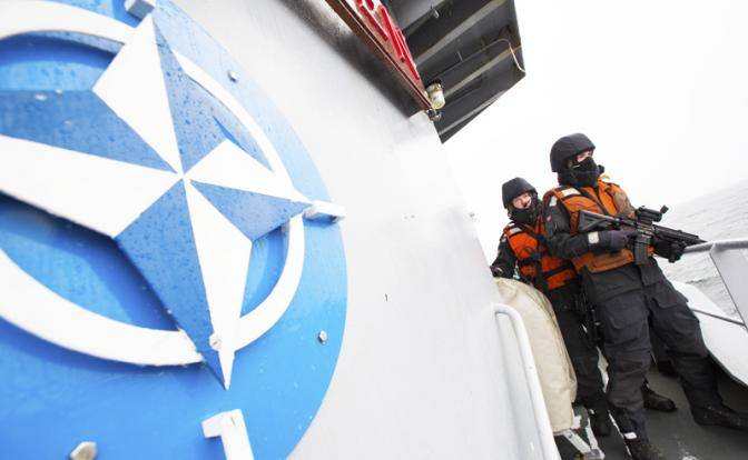Эскадра НАТО возьмет курс на Азов