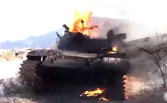 Вспыхнул как факел: редкий в Йемене танк Т-55АМ2 впервые подбит в боях
