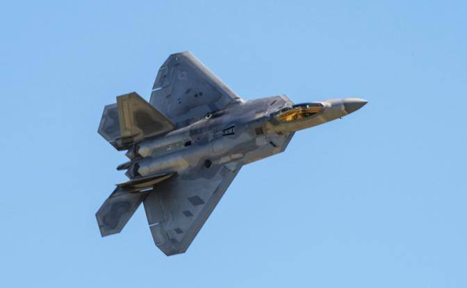 F-22 пробивают воздушный коридор над Чукоткой, нащупывая дыры в системе ПВО
