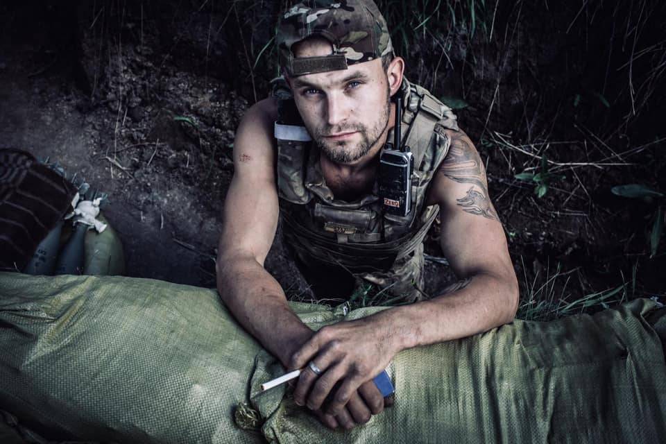 На Донбассе погиб украинский боевик «Бронелобый»