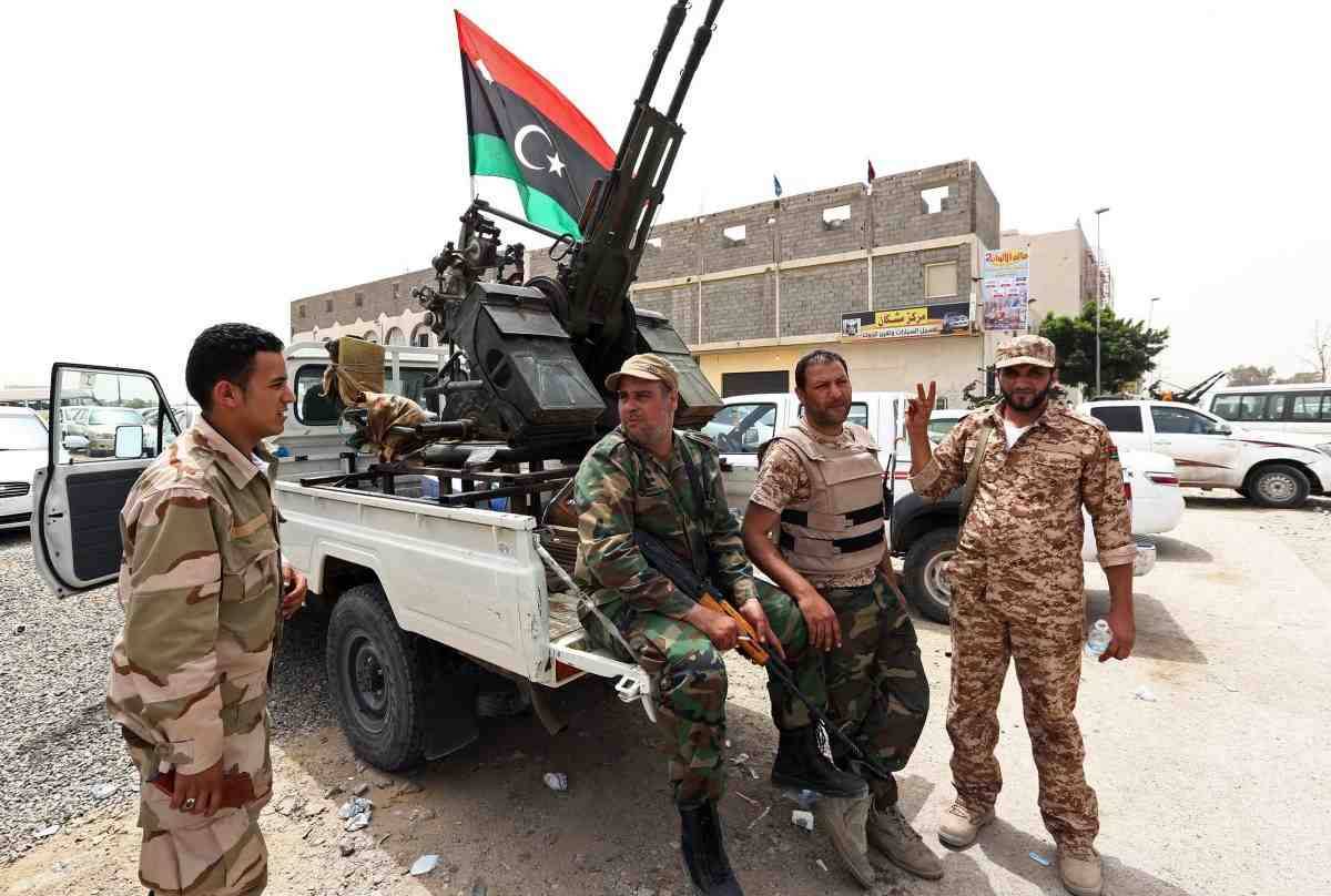 Бойцы ливийской армии заняли несколько районов Триполи