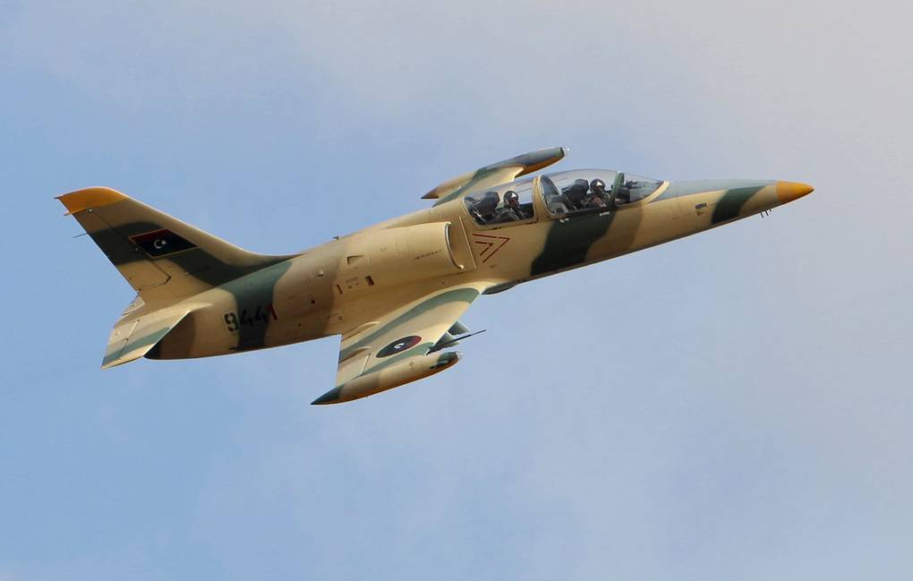 Авиаудар в Триполи: ВВС ПНС атаковали военную базу Эль-Ватыя