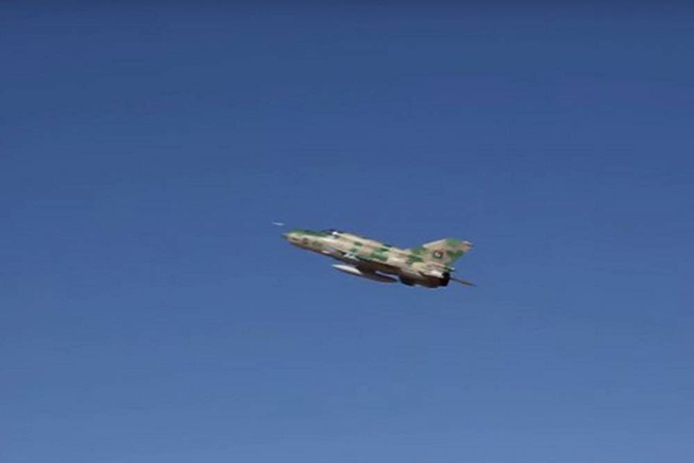 Ракетный удар МиГ-21 по действующему аэропорту Триполи попал на видео