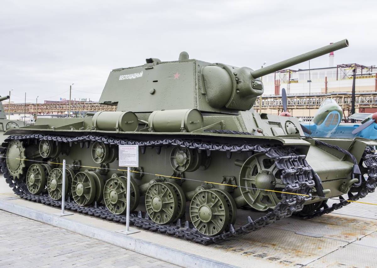 Рассказы об оружии. КВ: первый тяжёлый советский танк