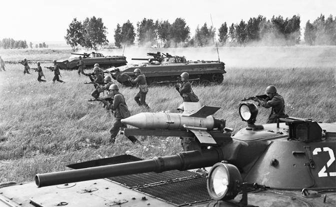 Запад не зря боится: СССР мог разгромить НАТО еще 40 лет назад