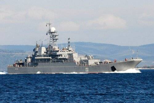 Действия НАТО оказались на руку: ЧФ провел маневры кораблей в Черном море