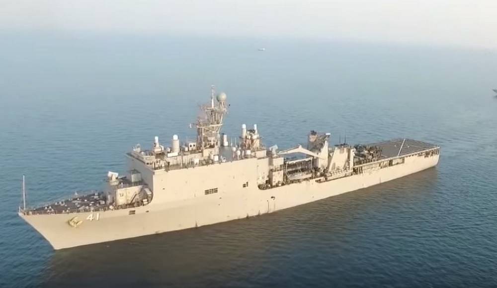 Боевые корабли ЧФ РФ следят за американским эсминцем в Черном море