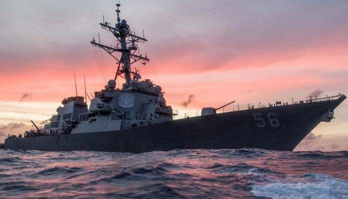 Заход эсминца США в Черное море: почему американское судно — мишень для РФ