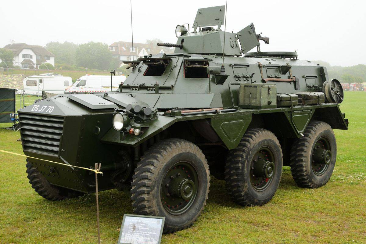 Грозный и смешной. Британский колёсный бронетранспортёр Saracen FV603 Грозный и смешной. Британский колёсный бронетранспортёр Saracen FV603