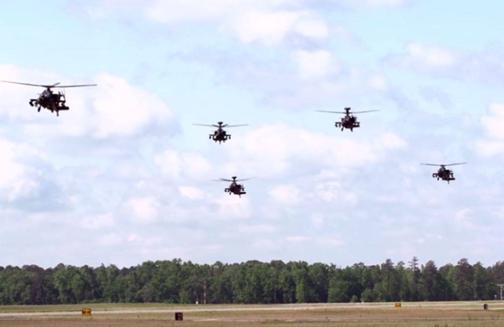 Пять британских вертолетов Apache спасут Эстонию от России