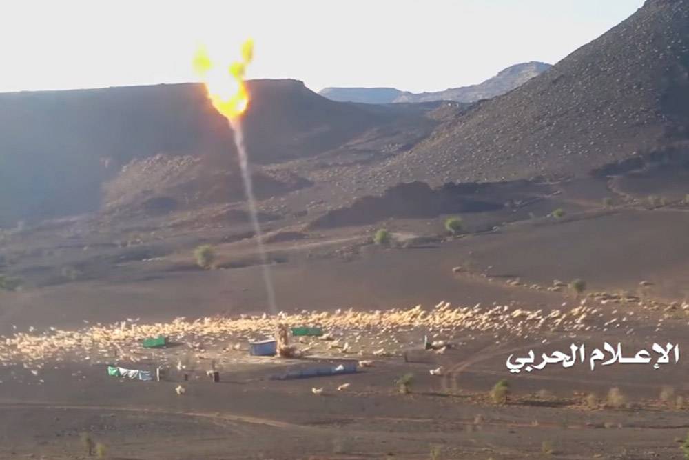 Новая ракета йеменских хуситов Badr-F поразила цели в Саудовской Аравии