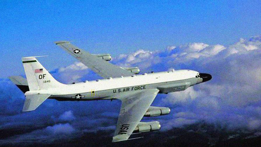Самолет-разведчик ВВС США Boeing RC-135V пролетел недалеко от Крыма