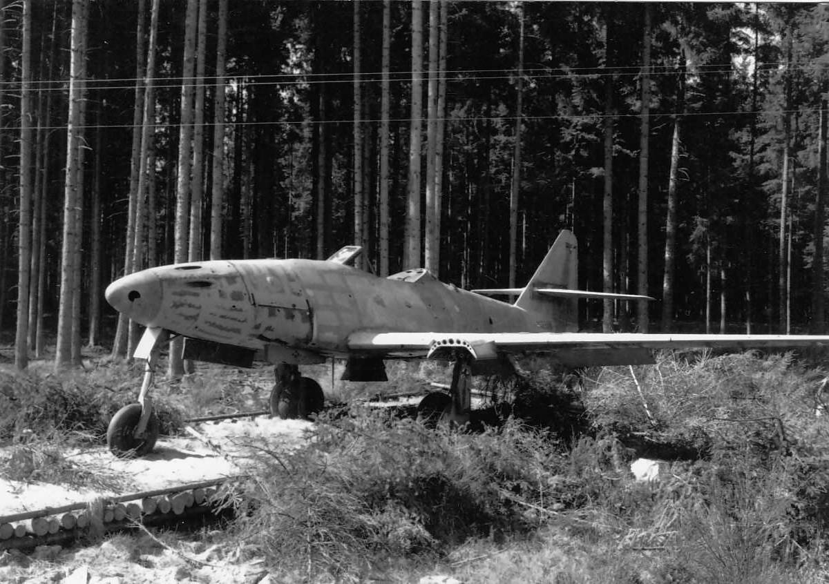 Немецкие пилоты Ме-262 гибли потому, что не имели «русской силушки»?