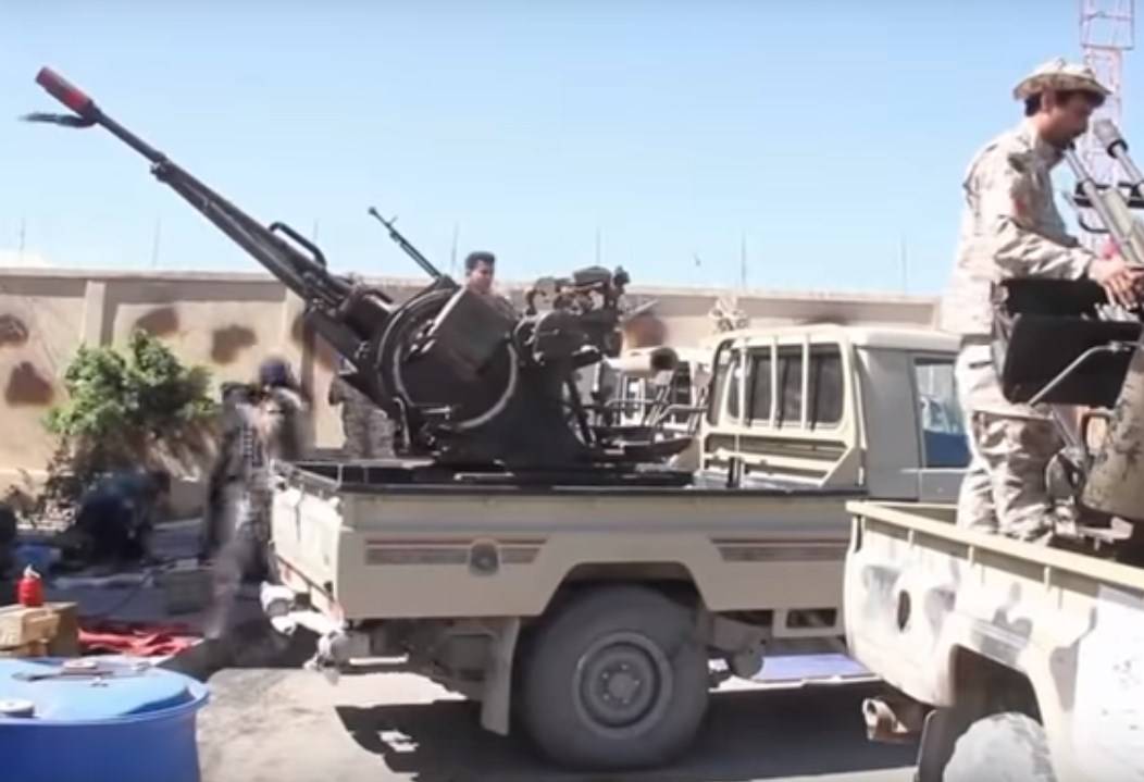Неожиданный поворот войны в Ливии: армию Хафтара оттесняют от Триполи