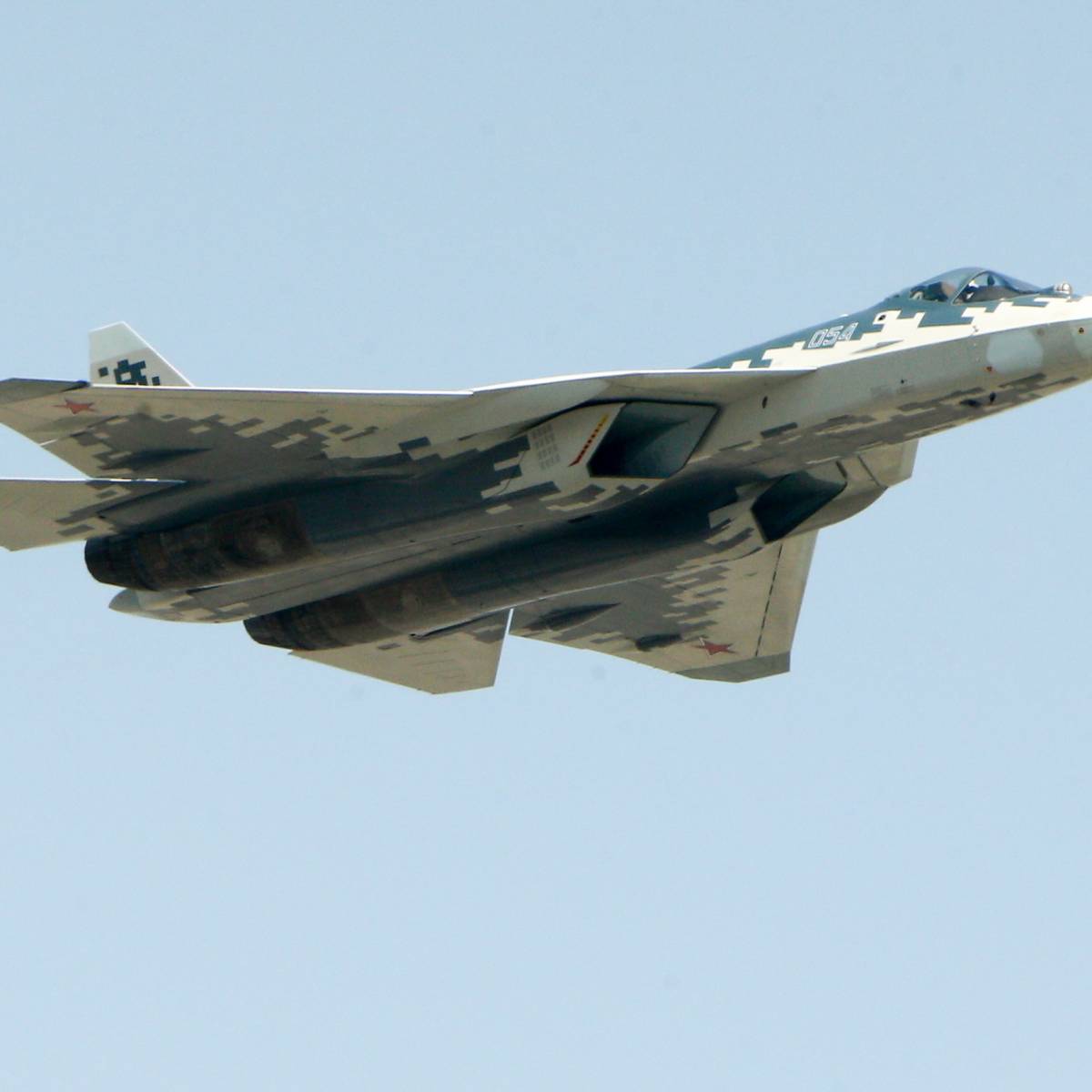 Истребитель Су-57 получит "умную бомбу"