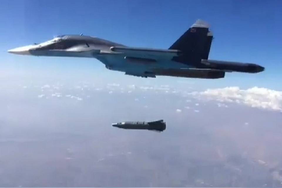 Опубликовано видео сброса самой мощной авиабомбы КАБ-1500 из арсенала Су-34