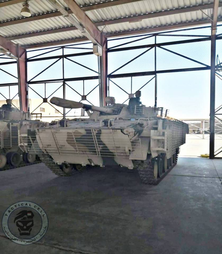 В боевой готовности: появилось фото иракских БМП-3М в "полном обвесе"