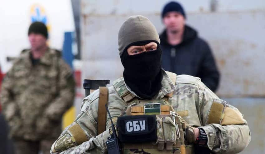СБУ накрыла сеть поставок оружия и боеприпасов из ВСУ: начались аресты