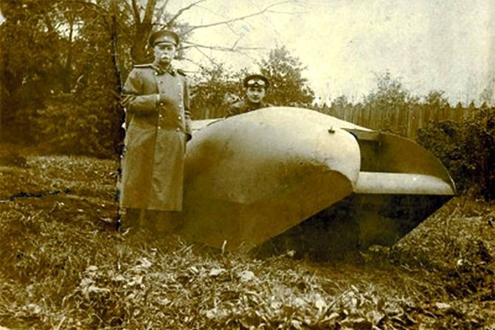 Исптания первого русского танка "Вездеход" начались 104 года назад