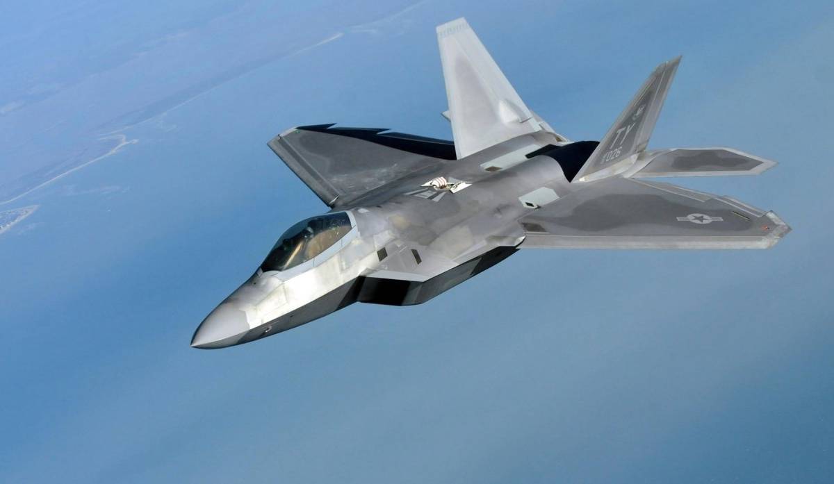 Превосходство Су-57: американцы сделал неверную ставку в создании F-22