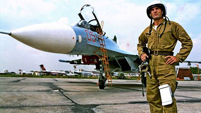 Летчик-испытатель РФ Толбоев оценил катапультирование пилота F-16 ВВС США