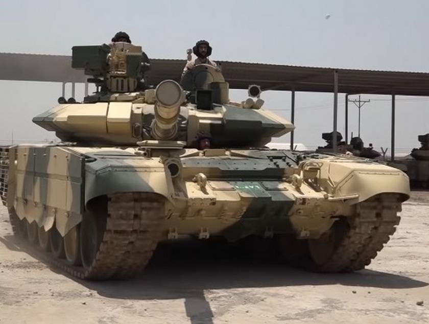 В Ираке экипажи Т-90С осваивают приемы экстремального вождения