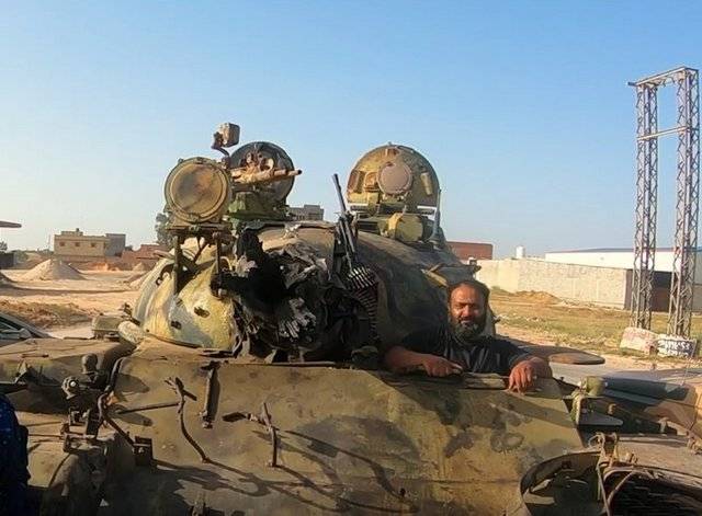 Бронетанковый конфуз: в Ливии у Т-55 взорвалась пушка