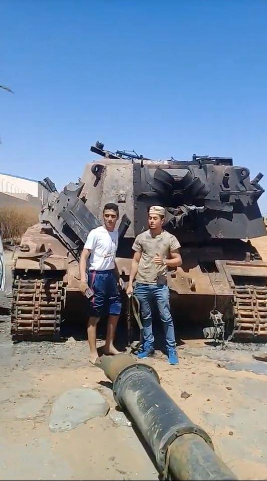 Оторвало "хобот": редкая САУ осталась без ствола в ходе боев в Ливии