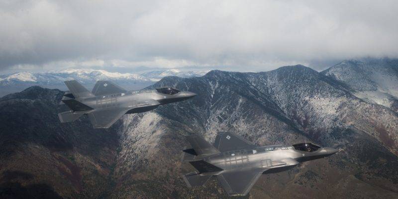 Готовит ли США F-35 к бомбардировке Балкан?