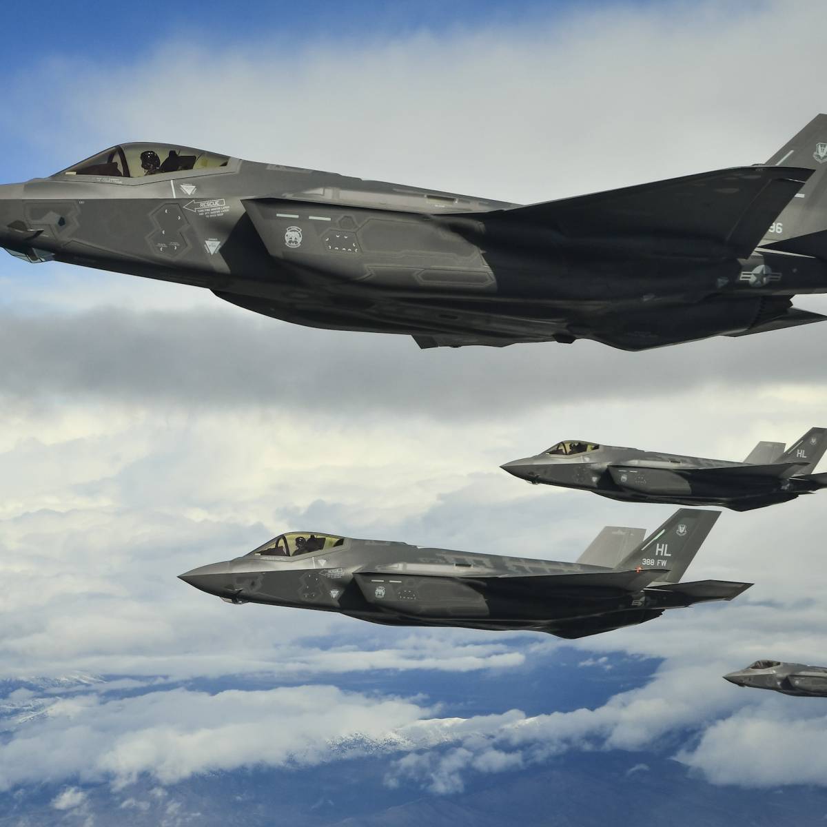 Стелс как мишень: F-35 вместо модернизации пополнят эскадрилью "Агрессоры"
