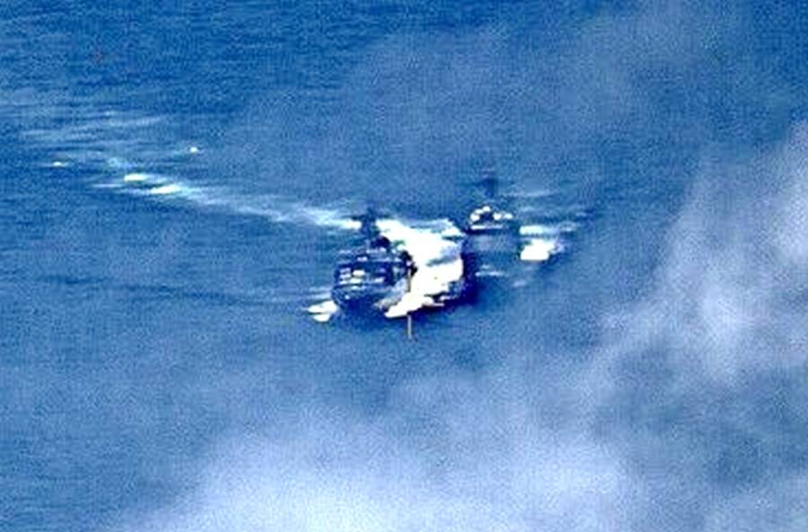 Появилось видео опасного сближения боевых кораблей России и США