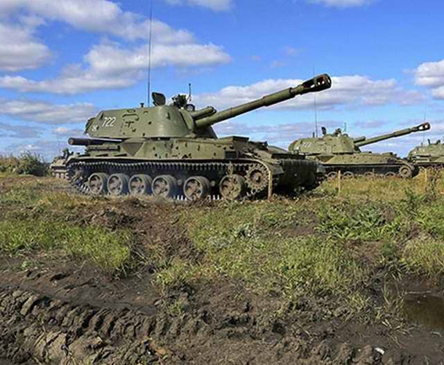 152-мм модернизированные САУ "Акация" опробованы в уничтожении "танков"