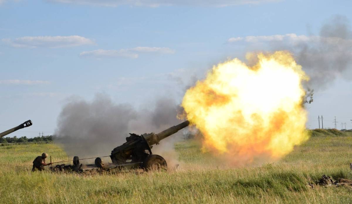 Армия Украины подвергла обстрелу мирные города и села Донбасса