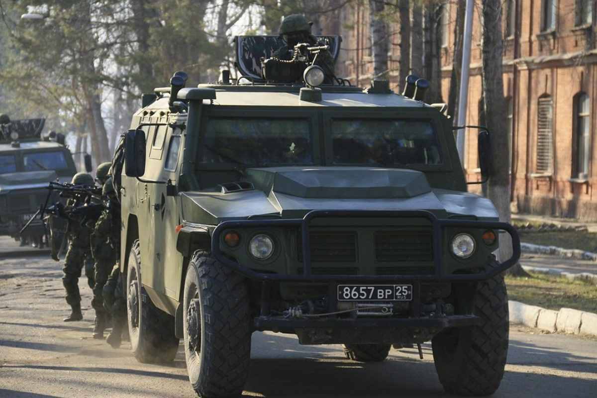 Спецназ ЦВО получил модернизированные бронеавтомобили "Тигр-М"