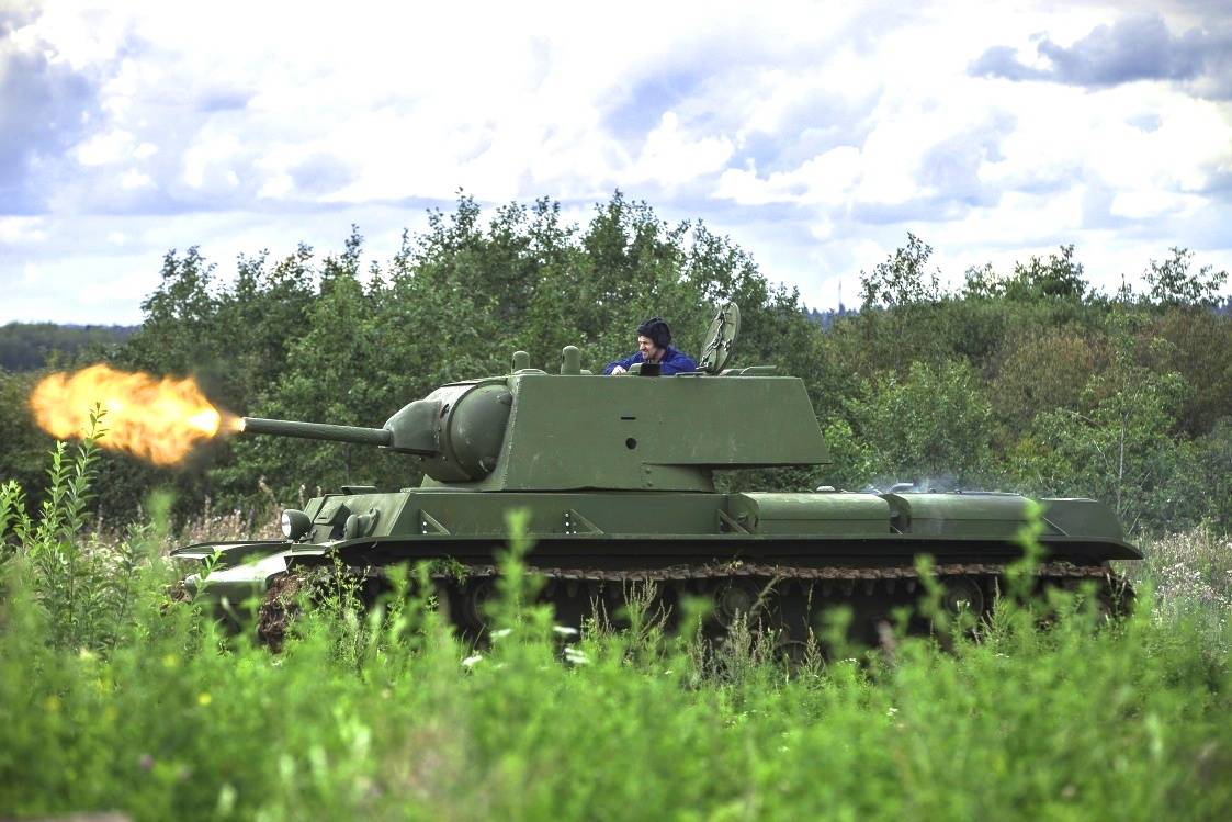 Советский танк КВ-1 с останками экипажа обнаружили на границе с Украиной