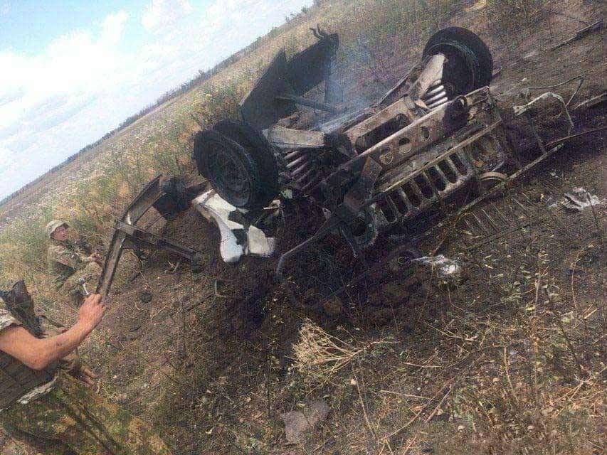 ВСУ расстреливают автомобили на «своей» территории Донбасса
