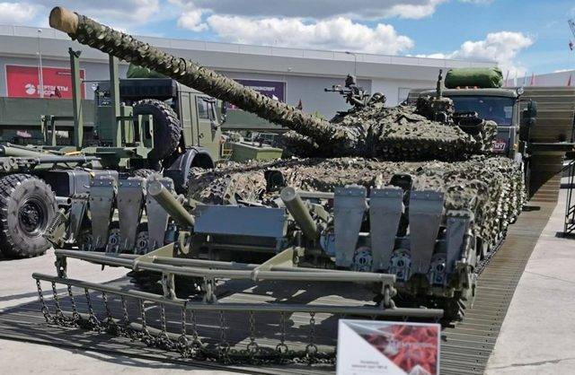 На "Армии-2019" показали, как обычный Т-72Б3 превратить в "танк-невидимку"