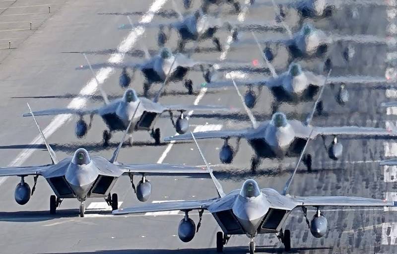 США угрожают России флотом «невидимок» F-22