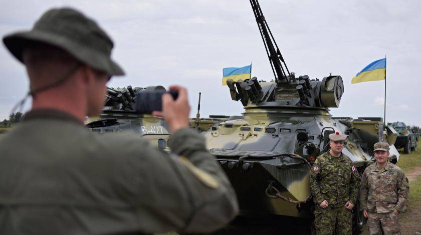 НАТО создаёт на Украине законспирированный военный плацдарм против РФ