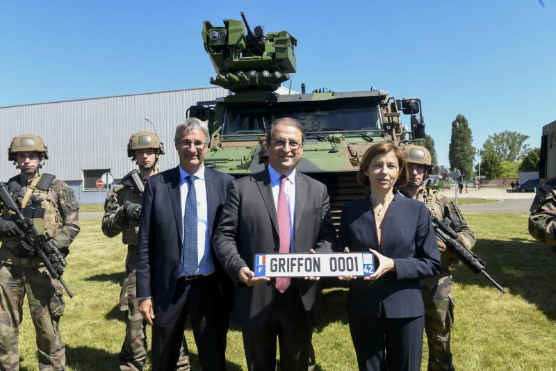 Первый серийный броневик VBMR Griffon: большие французские надежды