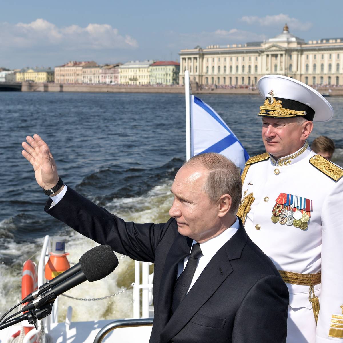 Россияне признали Военно-морской флот РФ самым сильным в мире