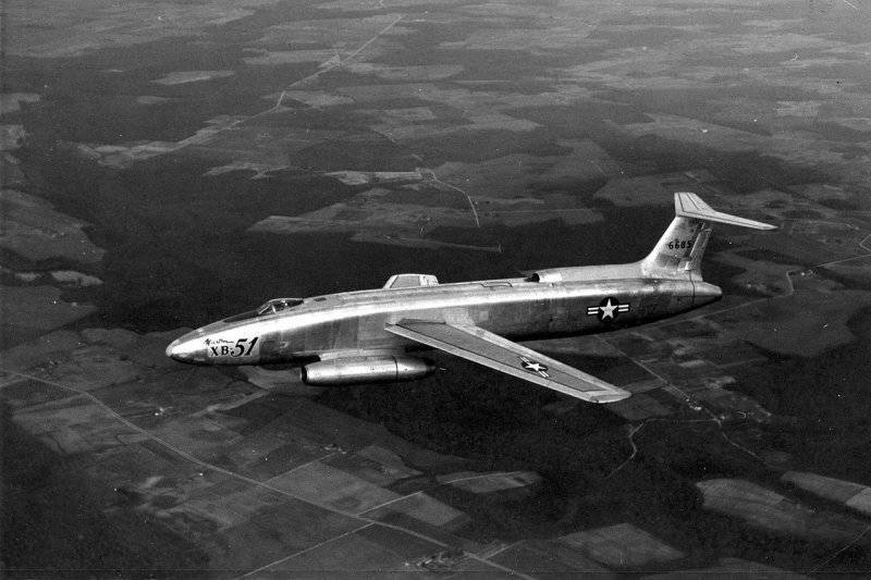 Американский бомбардировщик B-51