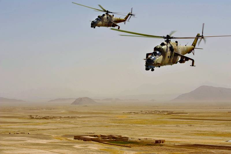 Авиационная техника США и вертолёты Ми-35 и Ми-17 в Афганистане