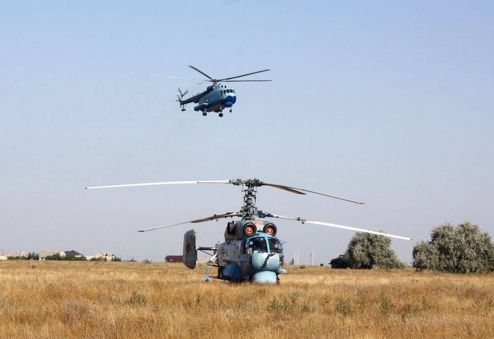 «Кажется, у вертолета что-то отвалилось»: В Сети осмеяли украинских военных