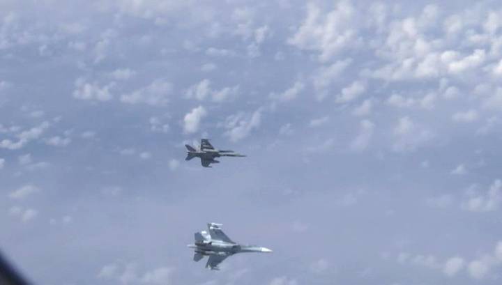 В Польше высмеяли «героическое» бегство F-18 от самолета Шойгу