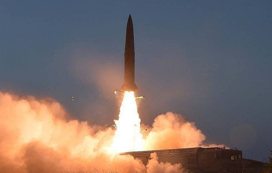 КНДР провела запуск двух неопознанных снарядов в сторону Японского моря