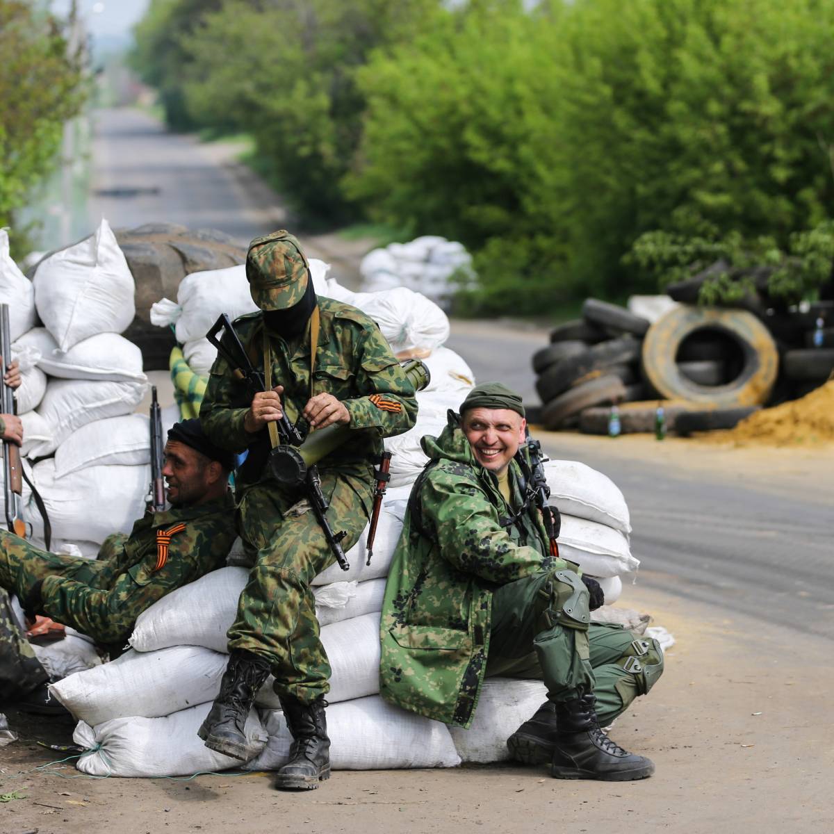 «Будем стоять до конца»: Донбасс ждет удара ВСУ