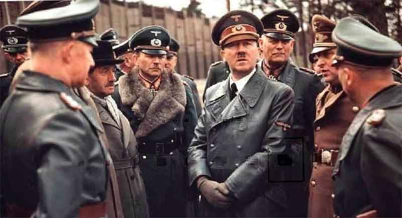Как немецкий генерал готовил взрыв самолета Гитлера